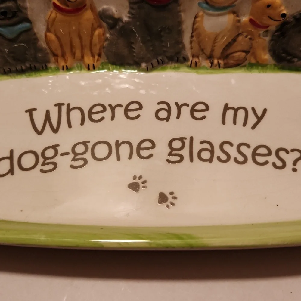 Dog-Themed Ceramic  Glasses Holder with Green Trim - Picture 3 of 7